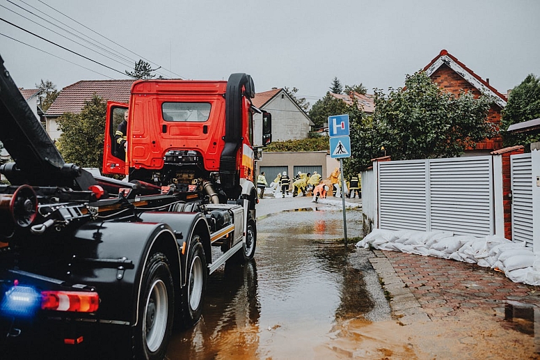 emergency response to urban flooding scene